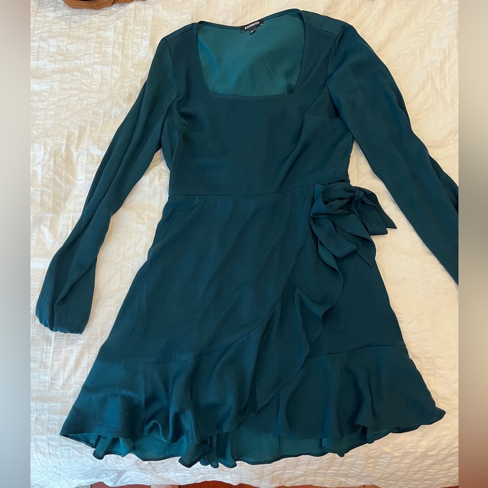 Medium Deep Green Long Sleeve, Square neck Express dress.